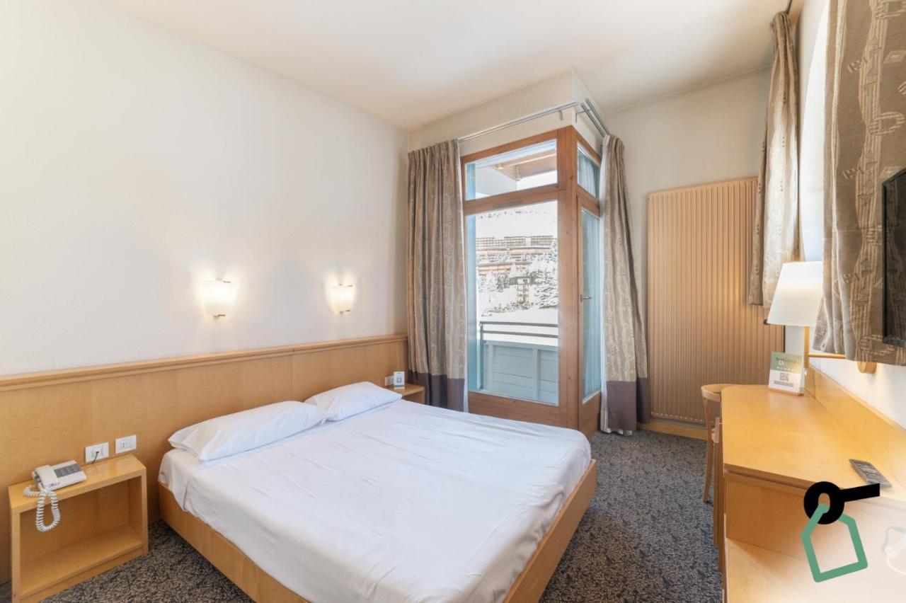 Hotiday Hotel Colle Sestriere Eksteriør bilde