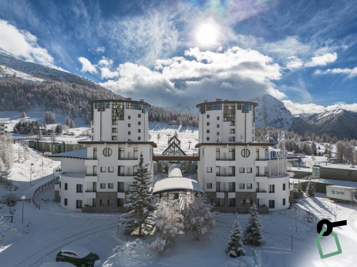 Hotiday Hotel Colle Sestriere Eksteriør bilde